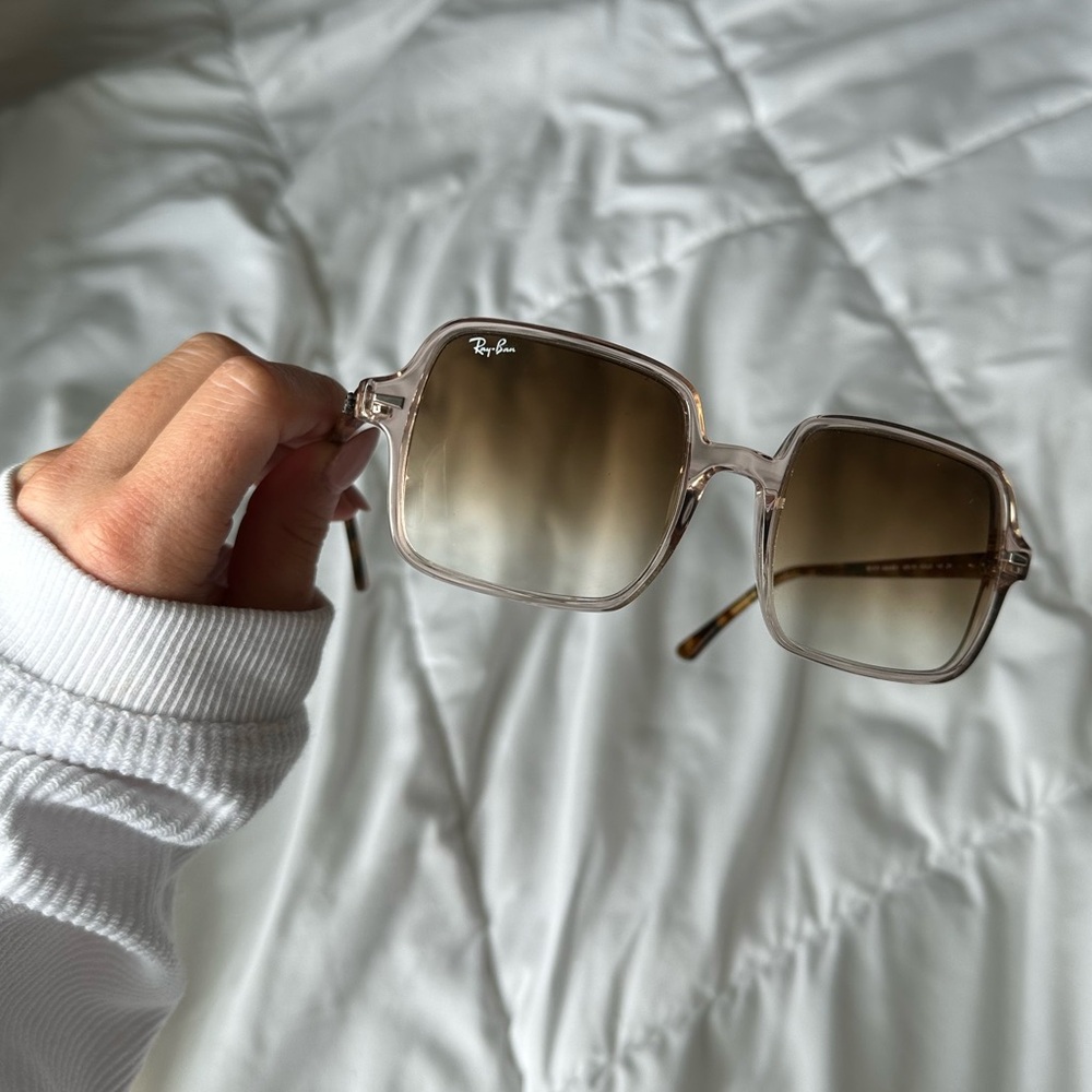 Ray-Ban sunglasses! Good condition!